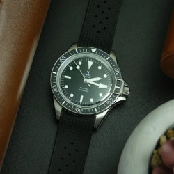 Fermoir boucle ardillon et bracelet caoutchouc FKM Viton noir Yema