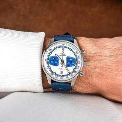 Aiguilles bleues et compteurs bi compax de course montre Yema Alpine